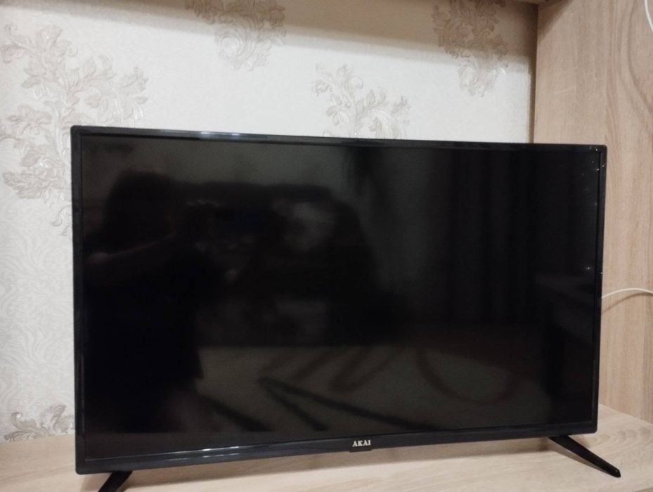 Телевізор Akai 32 дюйми