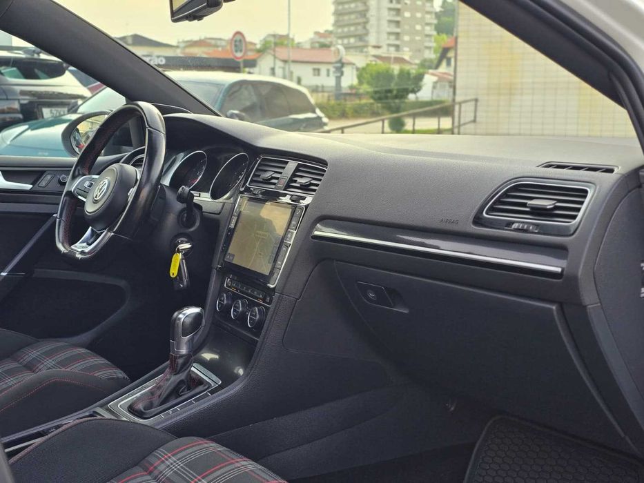 VOLKSWAGEN GOLF VII PERFORMACE 2.0TSI 230CV DSG "FULL EXTRAS"