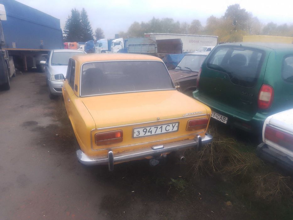 Автомобіль ВАЗ 2103