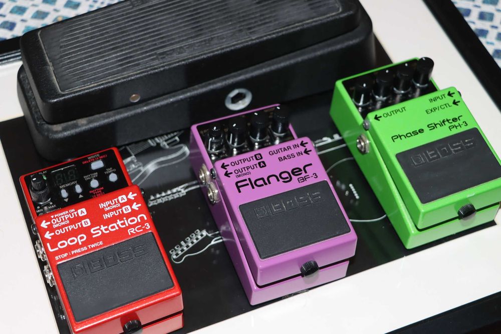 Vários Pedais de EFEITOS (BOSS)  (em bom estado)