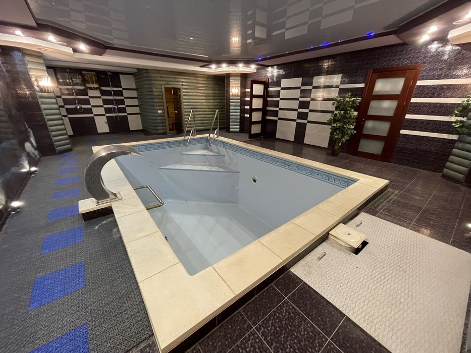 Продаж Комерційного приміщення з ремонтом, басейном. Центральний парк