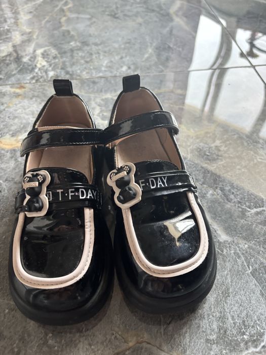 Продам дитячі туфлі