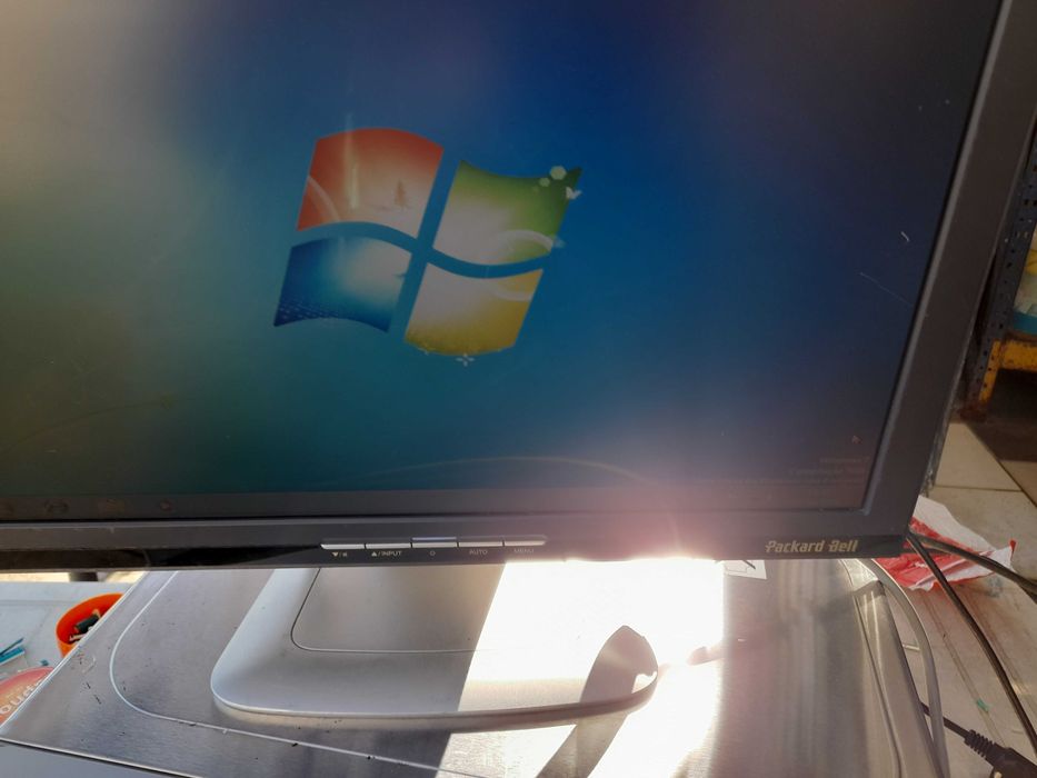 computador Packard Bell com placa de tv muito bom.