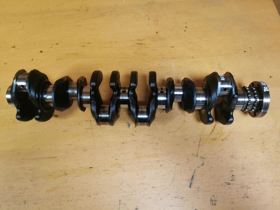 Wał korbowy bmw x6 e71  lci 30D 306km n57d30b