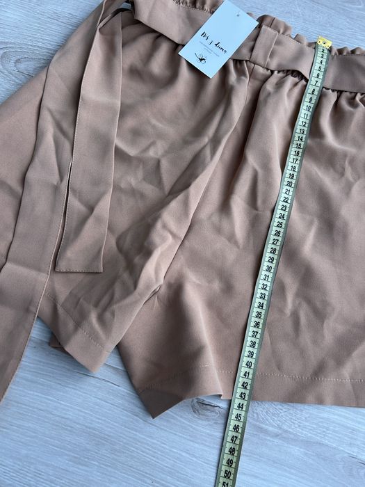 Nowe z metka szorty karmel M L