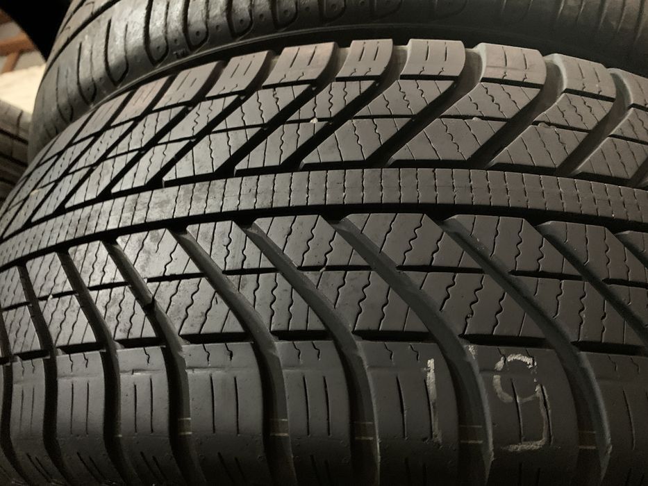 Шини б/у всесезонные 215/60 16 Goodyear Vector Gen-1