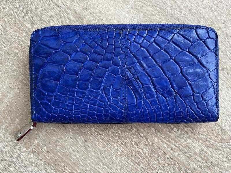 Кошелек портмоне из кожи крокодила женский яркий синий индиго