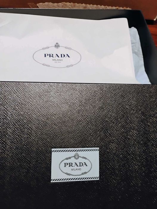 karton firmy prada nowy