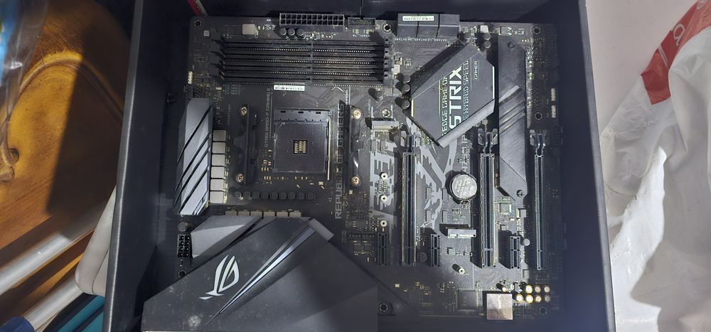 Placa-mãe ROG Strix B450F455855809234227201