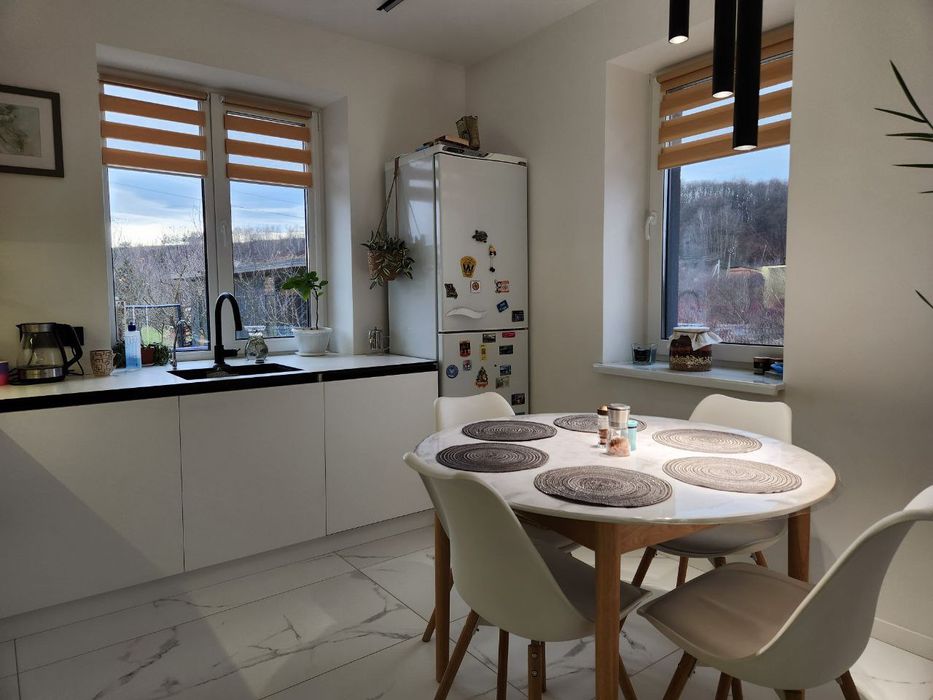 Продається сучасний будинок поблизу міста!