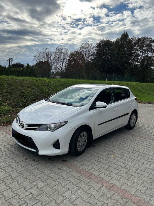 Samochód Toyota Auris