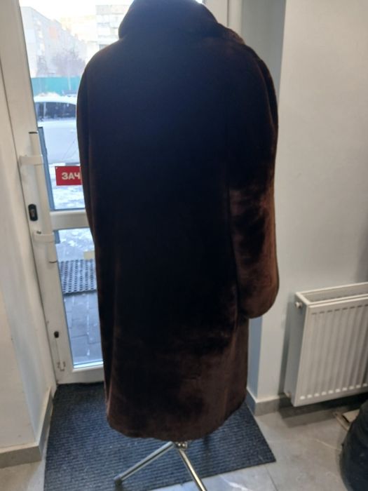 Продаю натуральну шубу з овчини