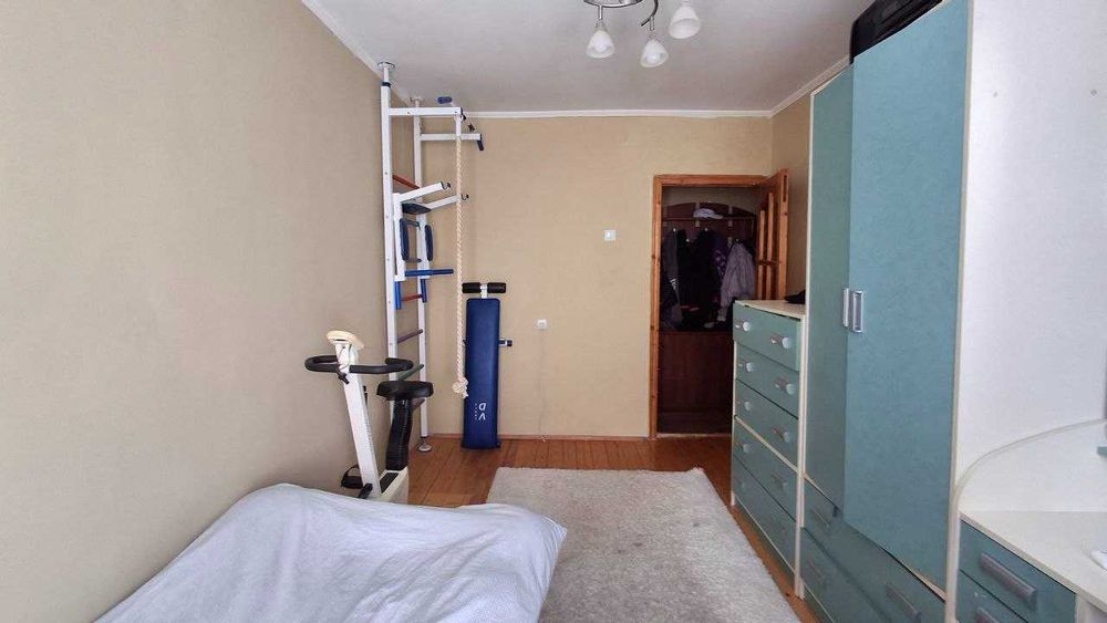 Продаж 3 к. квартири Надвірна, центр, 66 м2, двостороння, балкони