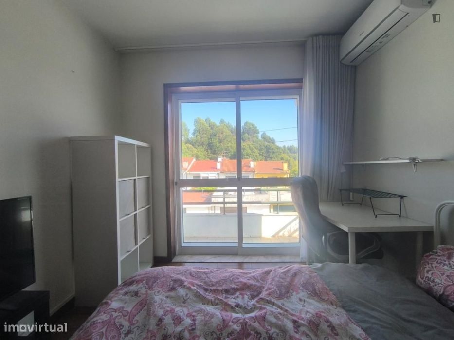 Quarto - localizado em Maia