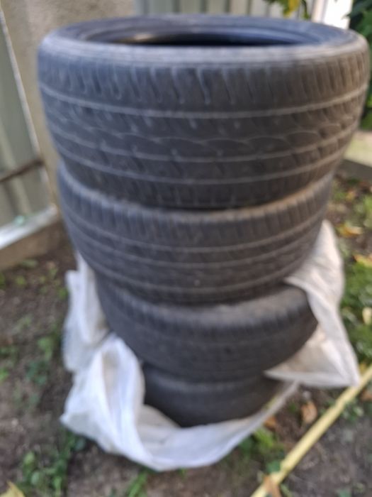 продам шини 235/55/R17