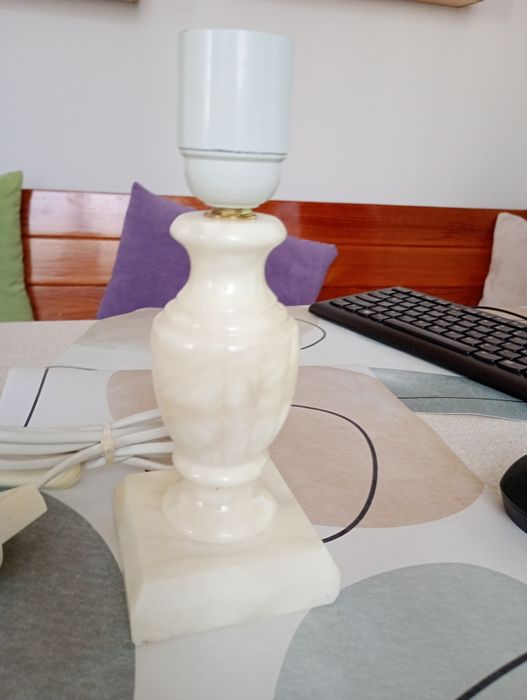 Lampka nocna alabaster