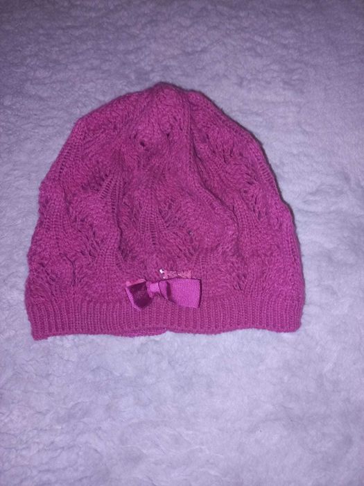 Czapka dziewczęca Reseved