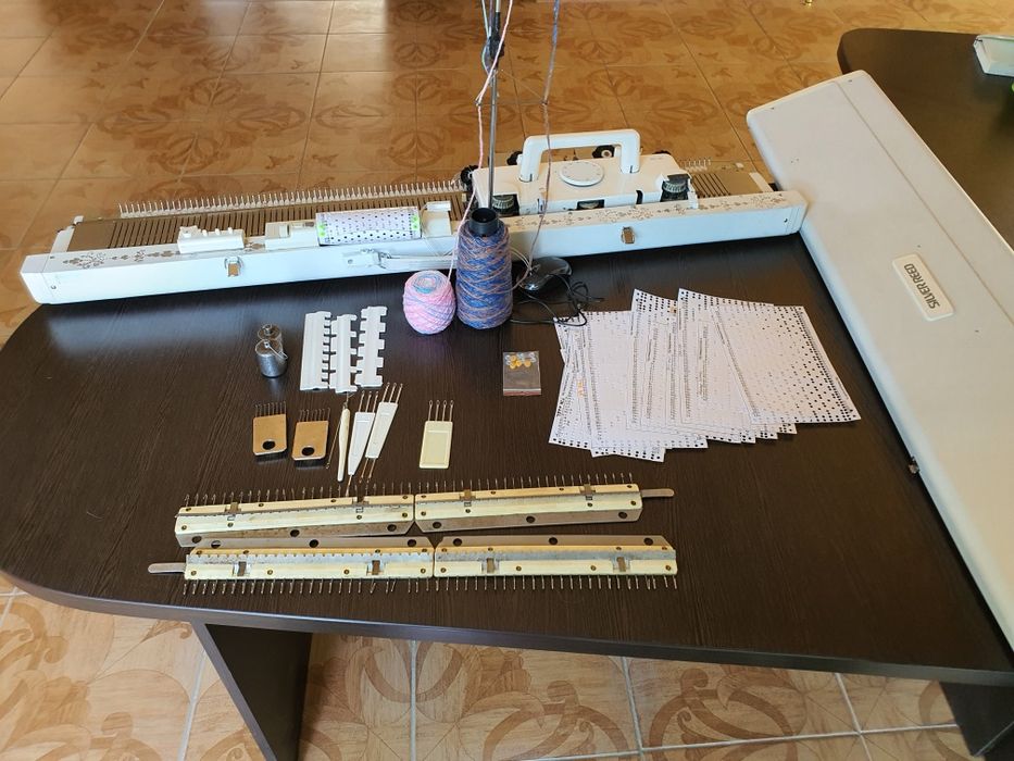 Вязальная машина silver reed sk155.  Вязальная машинка 3 класс