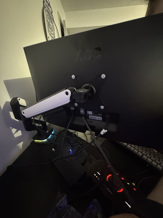 AOC U27B3A 27" 4K UHD IPS Monitor - Com garantia