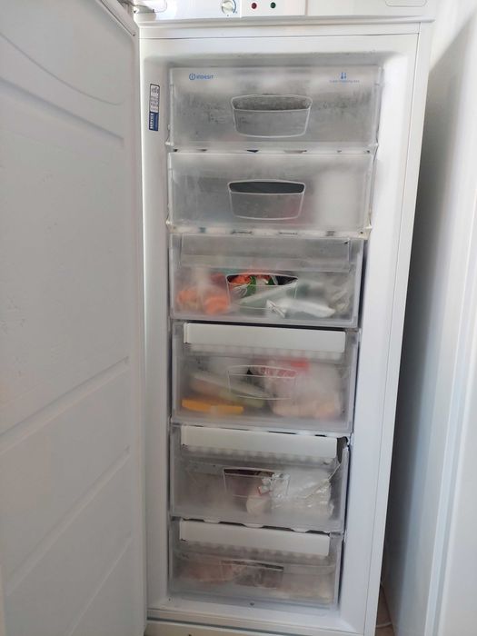 Arca Vertical Indesit, A+, Bom estado, Branca