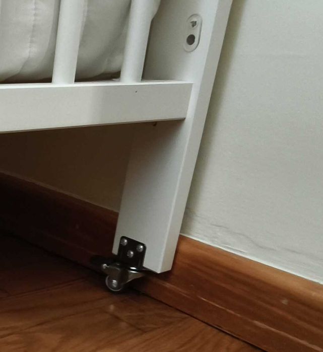 Berço bebé IKEA Gulliver com rodizios e posição intermédia