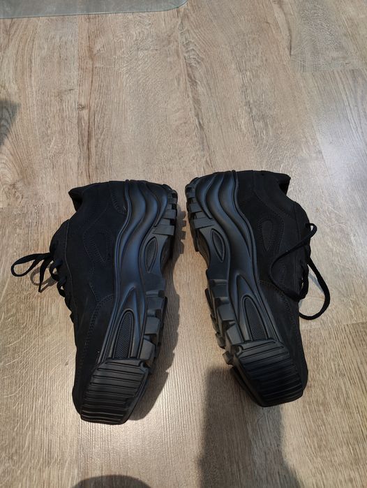 Buty czarne na platformie roz. 41 Bershka
