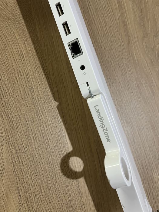 Landing Zone (док-станція для Macbook)