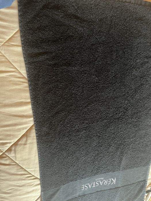 Toalhas kerastase 5€ cada