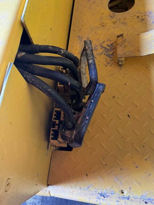 Електрокара після капремонту з новою тяговою акумуляторною батареєю