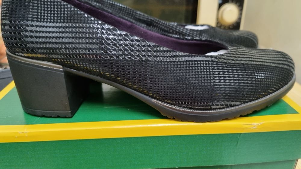 Sapatos de senhora novos