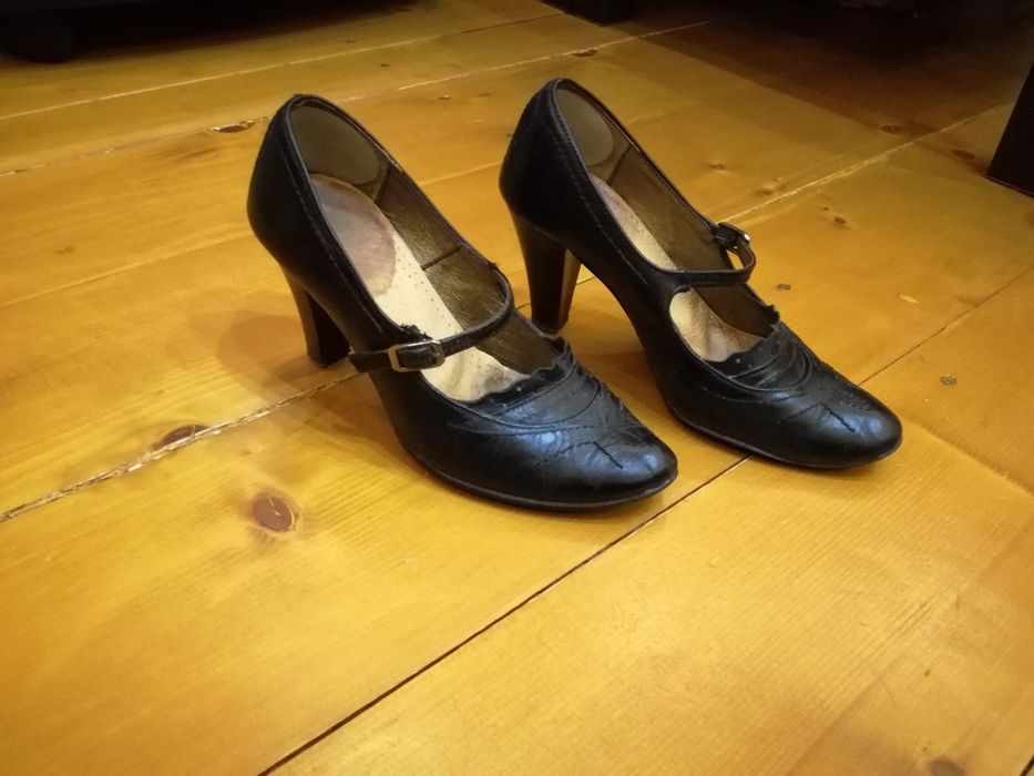 Czarne skórzane buty