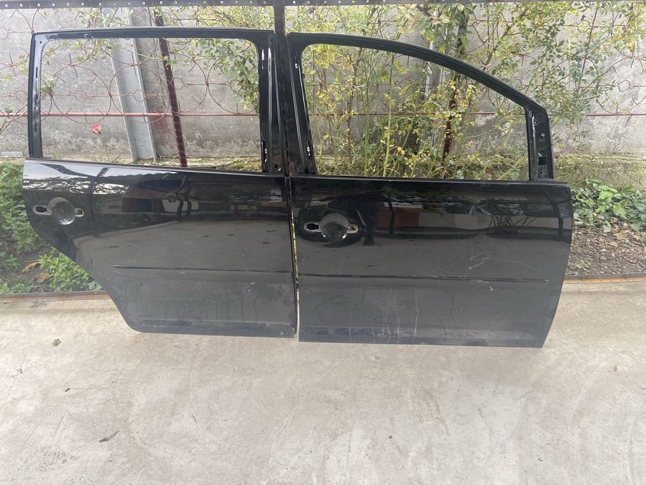 Продам дверки Volkswagen Touran 2005р