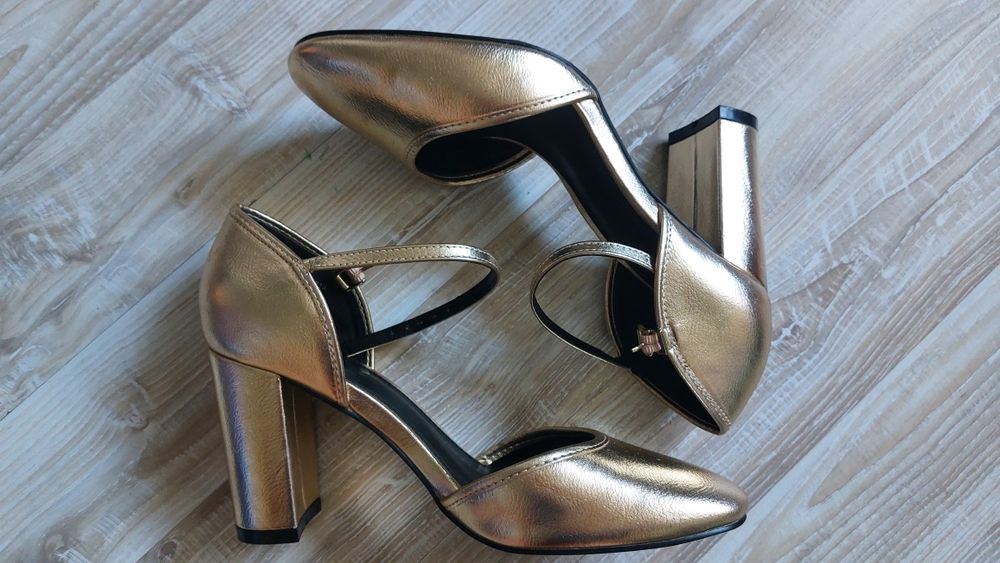 Nowe  złote czółenka Next