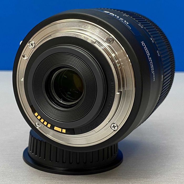 Canon EF-S 18-135mm f/3.5-5.6 IS Nano USM