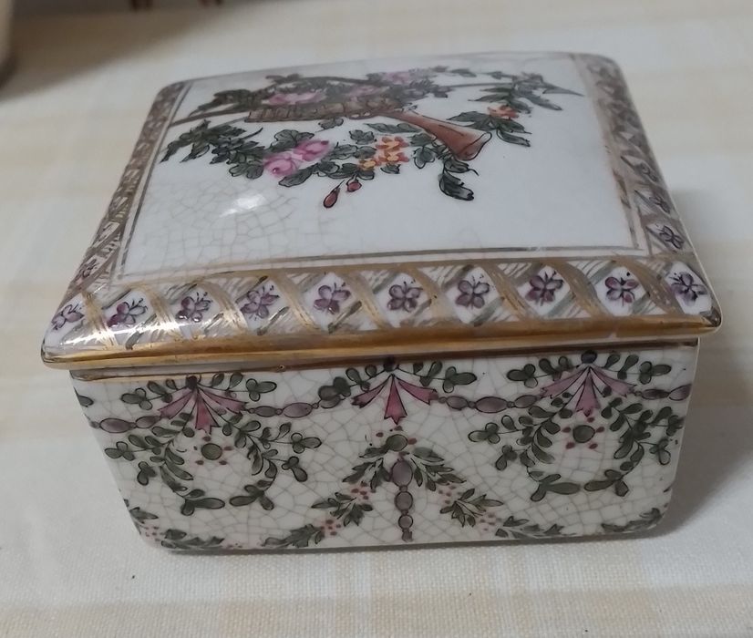 Caixa em porcelana 1897 United Wilson