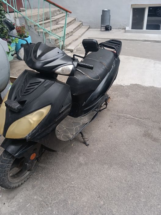 Продам скутер-(мопед )на полном ходу