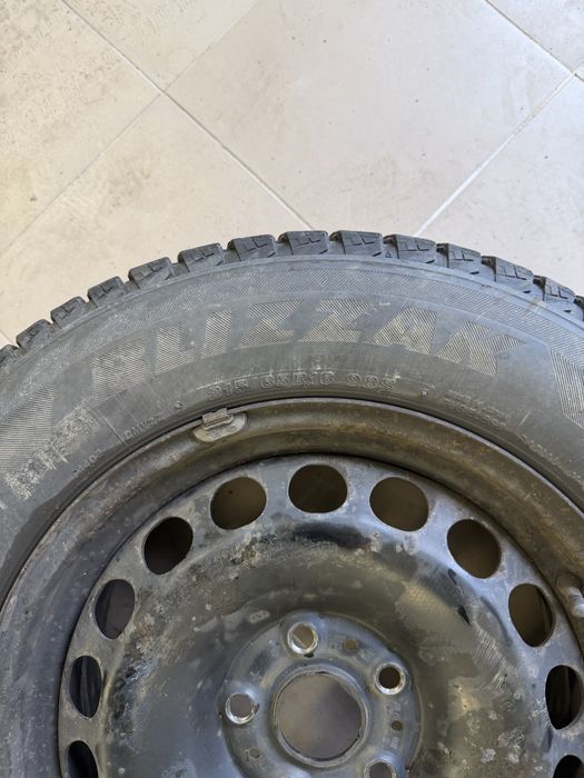Bridgestone 215/65 r16 Bridgestone blizzak