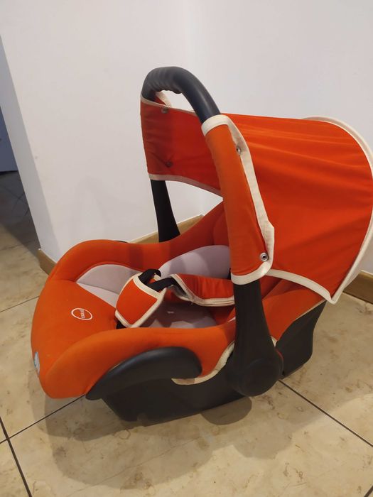 wygodny fotelik samochodowy 0-11 kg