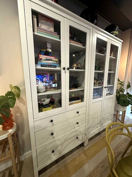 IKEA HEMNES Vitrina