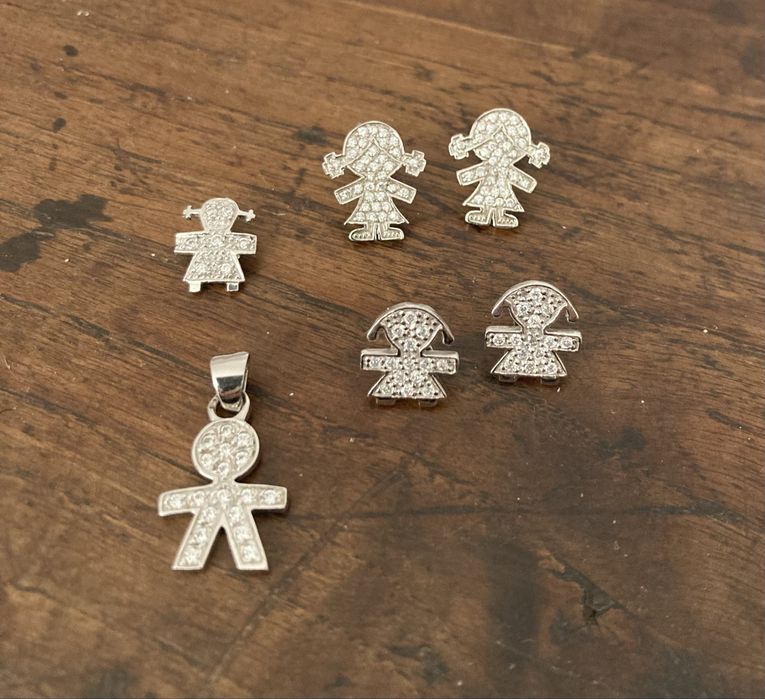 Conjunto 2 pares de brincos e 2 pendentes em prata