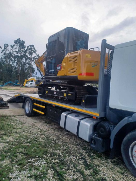 Venda de camião Renault porta máquinas