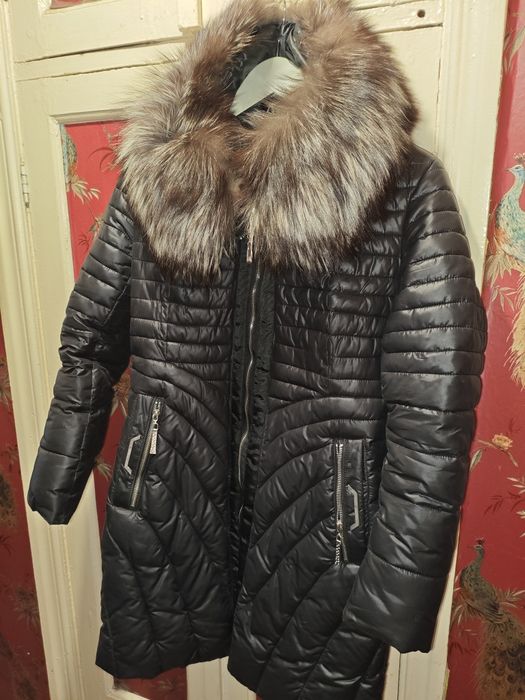 Пуховик с мехом чернобурки