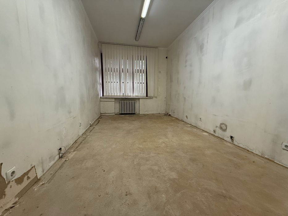 Продаю 4 комнатную квартиру в центре города. Дом специалистов.