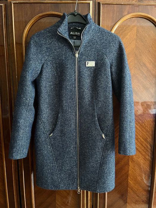 Демісезонне пальто