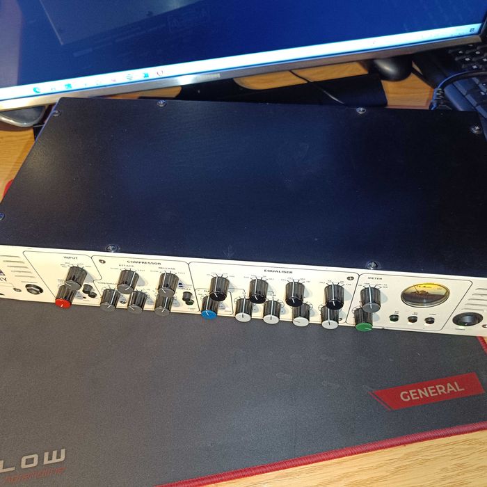 TL Audio Ivory 5051 MkII preamp