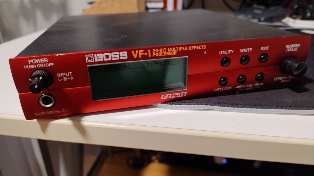 Pedaleira BOSS VF-1