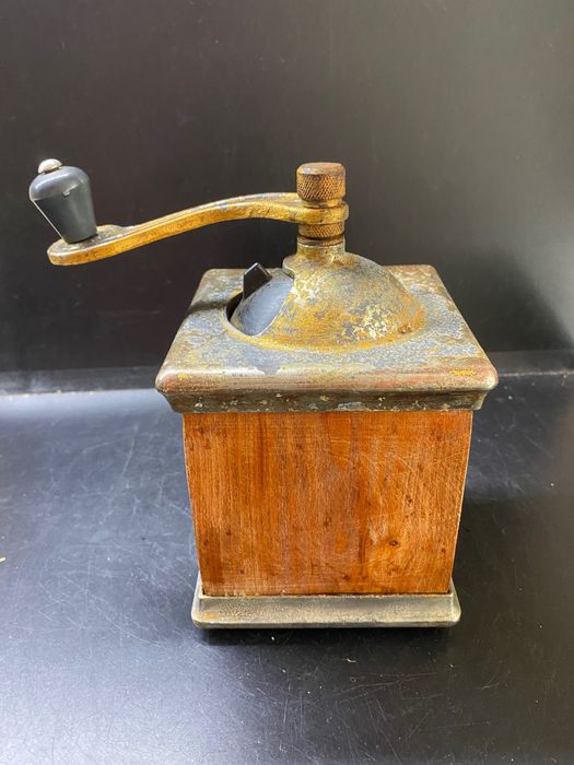 Кофемолка ручная времен ссср, кавомолка ручна