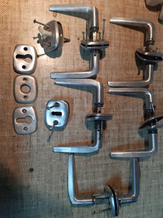 Klamki do drzwi z okresu PRL