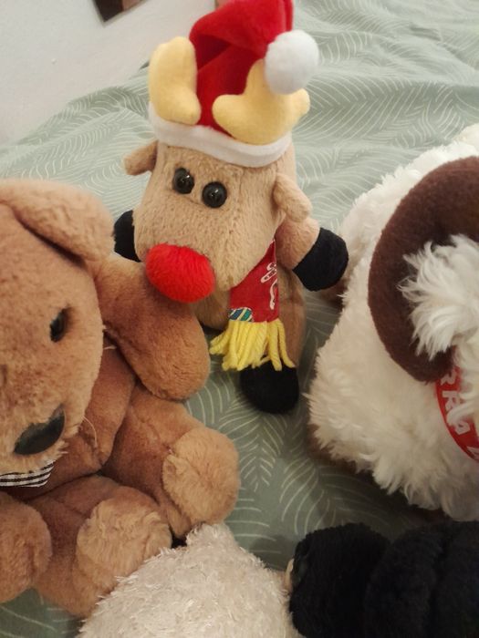 Vários peluches.