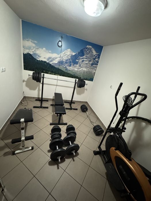 Siłownia ławeczka sztanga ciężary